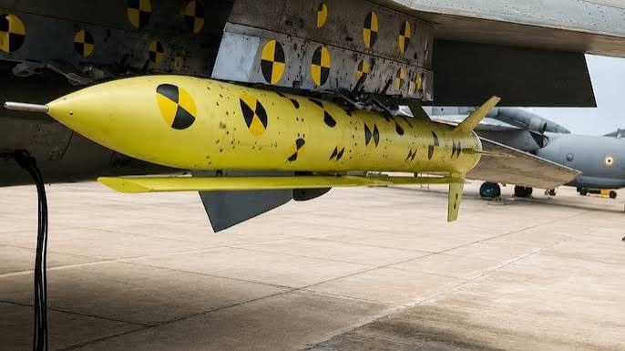 IAF Successfully Drop-Tests the Indigenous Long-Range Glide Bomb 'Khagantak-243'